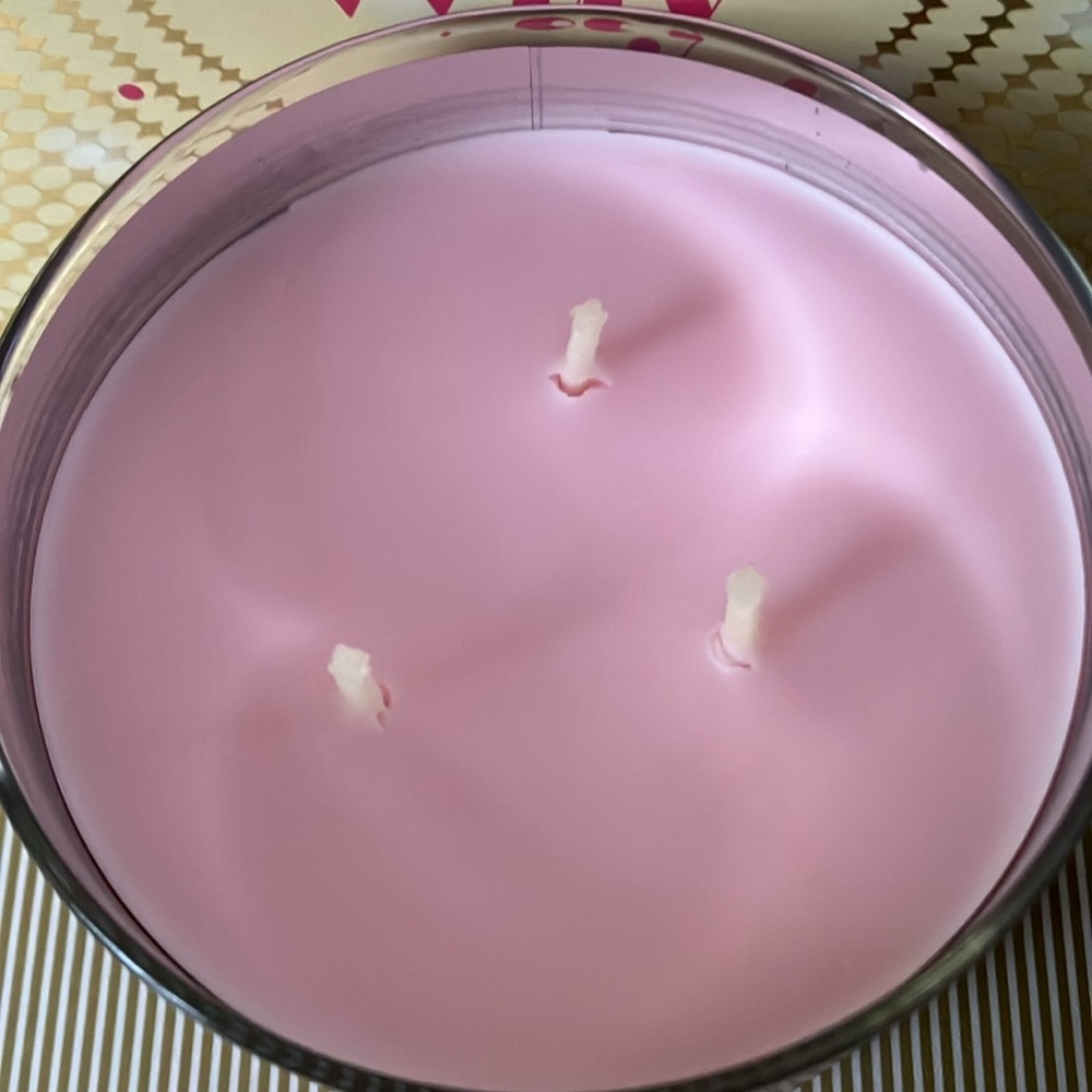 🕯️Bath and Body Works A Thousand Wishes  3-Wick Candle NWT ‼️ - Picture 3 of 4